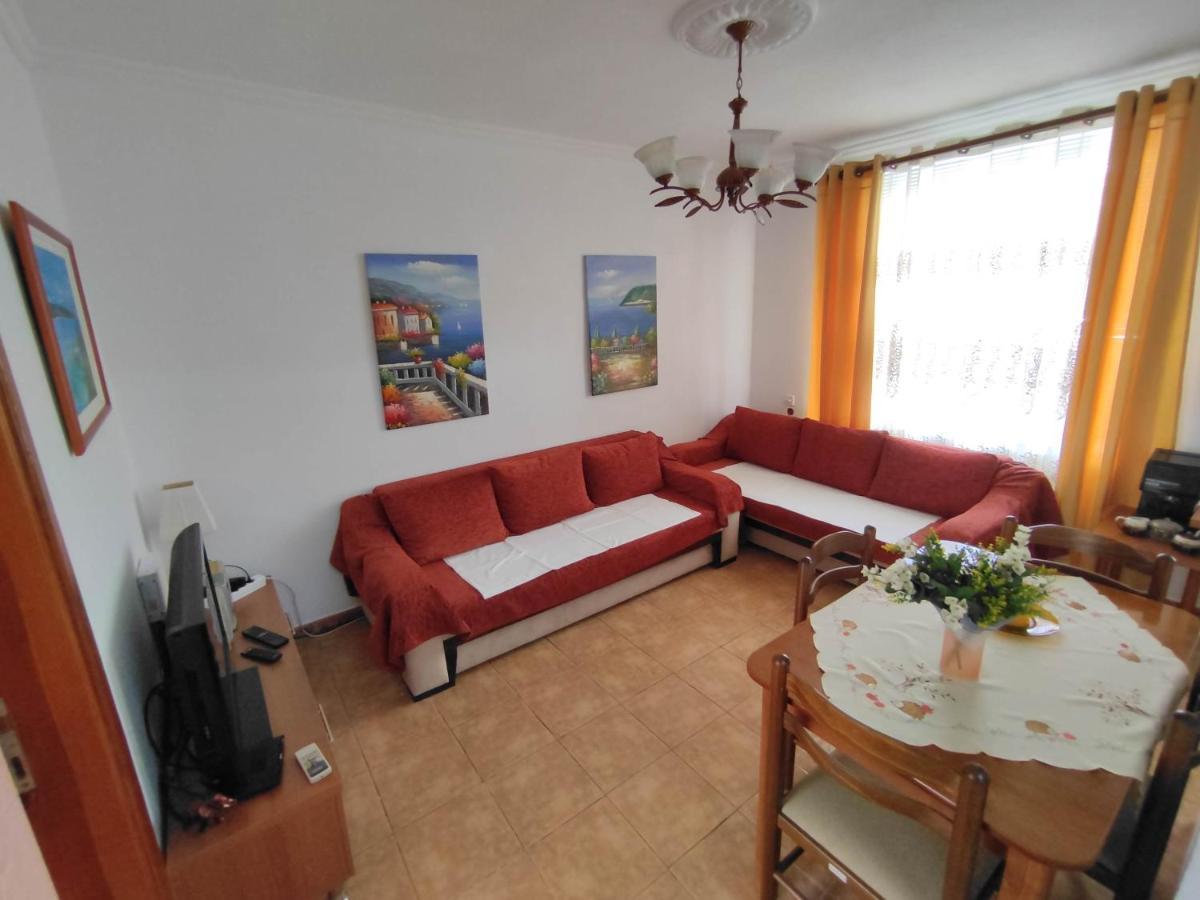 Rias Apartment Sarandë Esterno foto